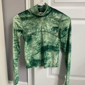 Aritzia Cropped turtle neck top.